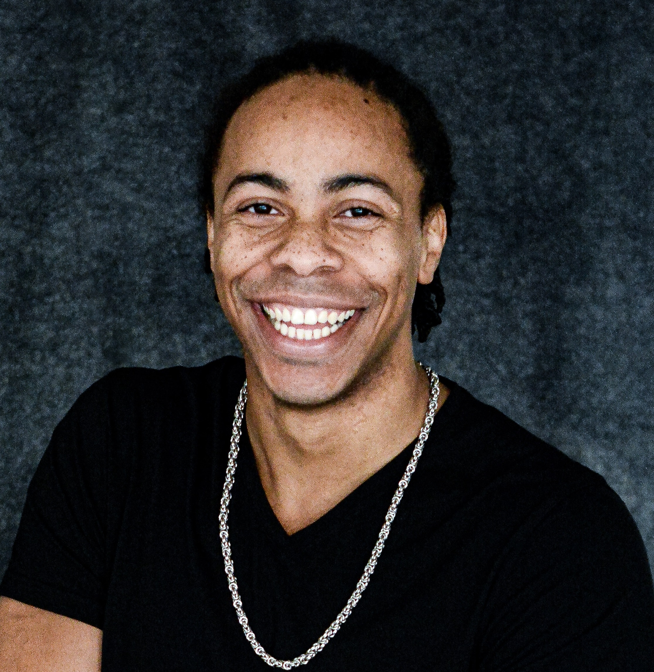 headshot_cropped.jpg